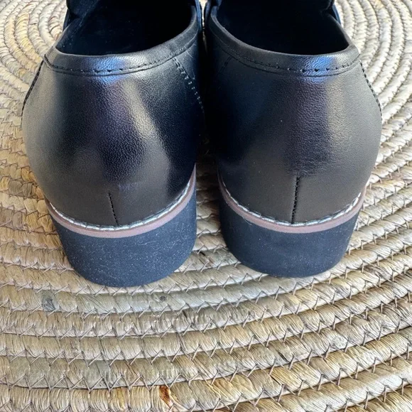 Vionic Women's Classic Black Loafers - Picture 3 of 5